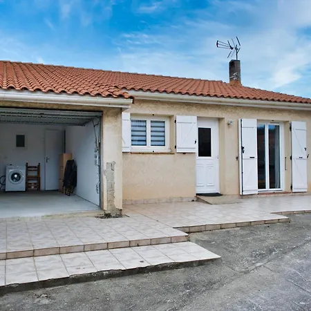 بيت للعطل Family House With Garden